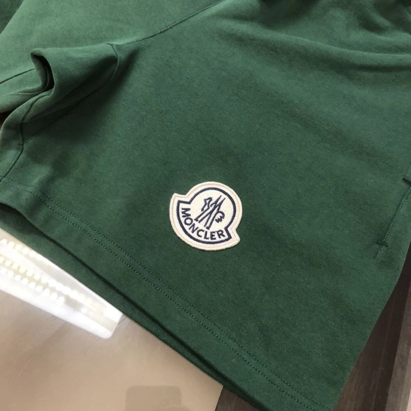 Moncler Short Suits Chic 143195