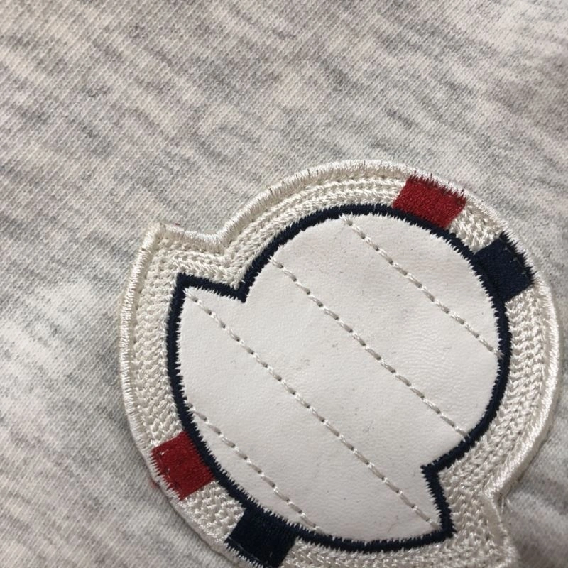 Comfortable Moncler Short Suits 143183