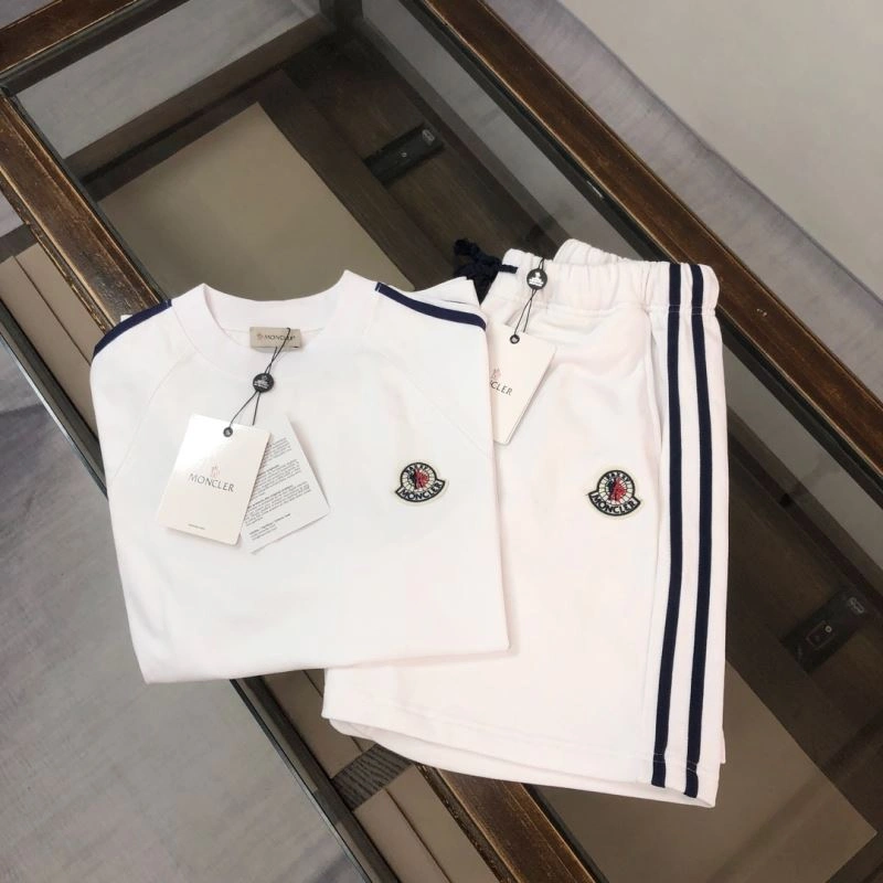 Durable Moncler Short Suits 143177