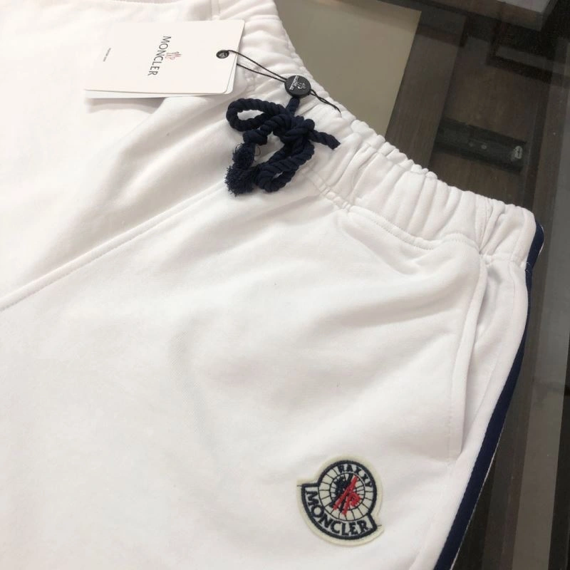 Durable Moncler Short Suits 143177