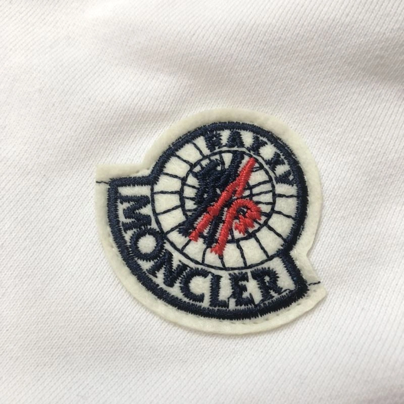 Durable Moncler Short Suits 143177
