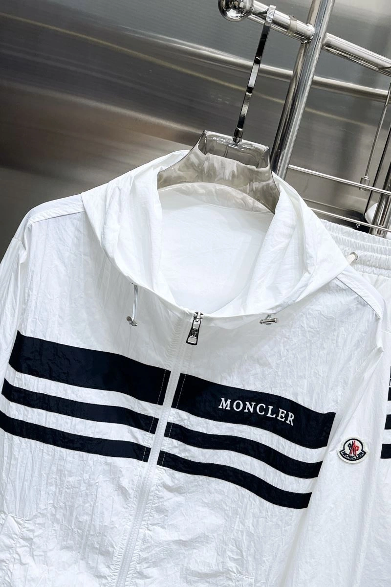 Moncler Short Suits HighPerformance 142318