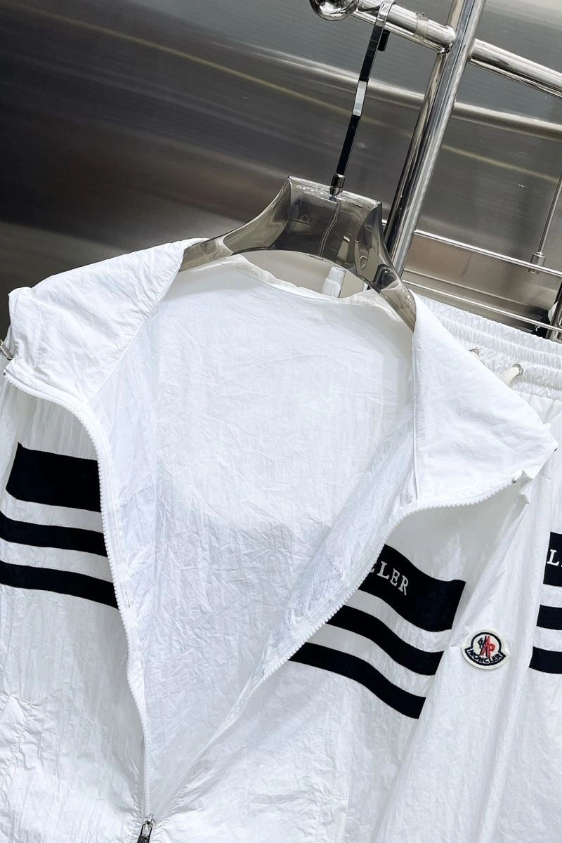 Moncler Short Suits HighPerformance 142318