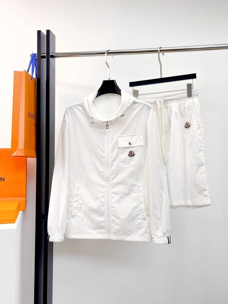 Moncler Short Suits Lightweight 141805