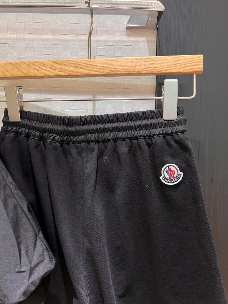 Moncler Short Suits Vibrant 139591