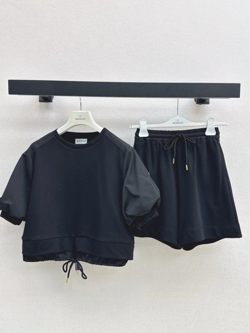 Moncler Short Suits ZipUp 139588