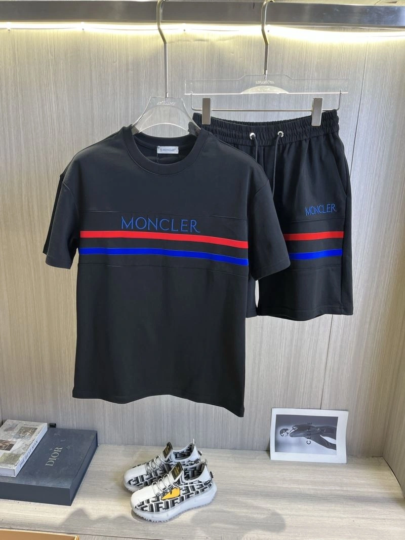 Trendsetting Moncler Short Suits 141108