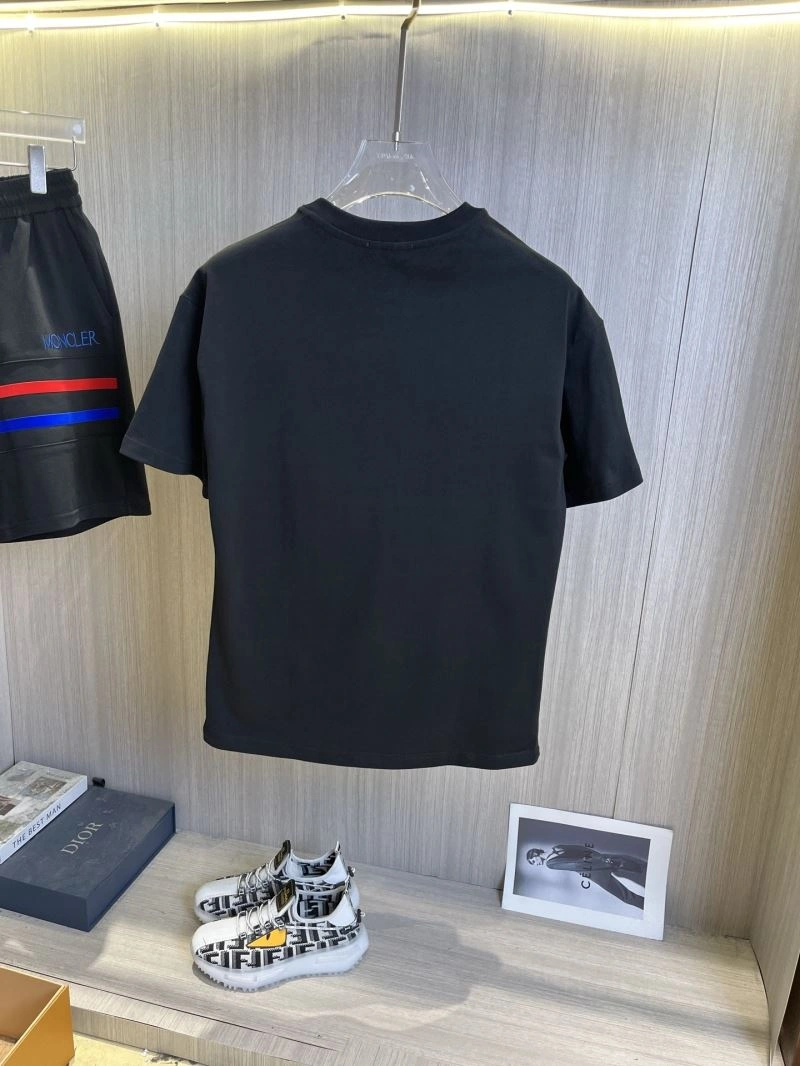 Trendsetting Moncler Short Suits 141108