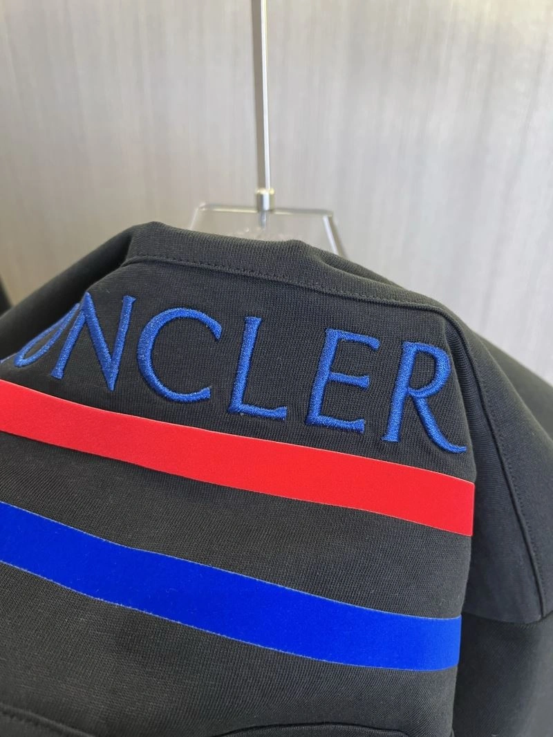 Trendsetting Moncler Short Suits 141108