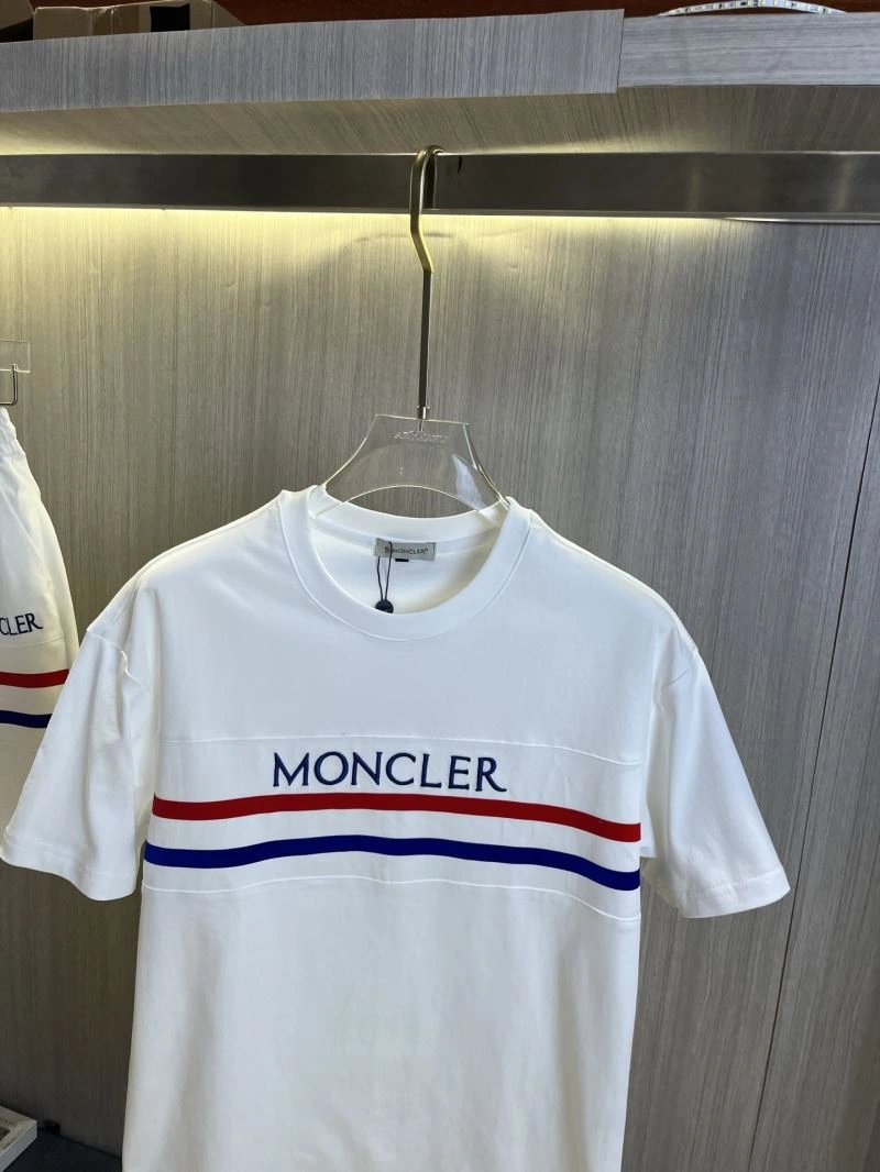 Moncler Short Suits Timeless 141125
