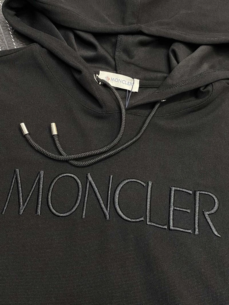 WellDesigned Moncler Short Suits 140597