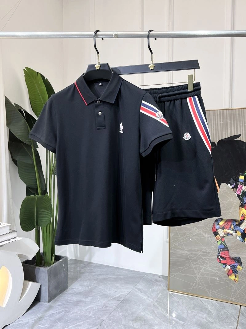 Packable Moncler Short Suits 140594