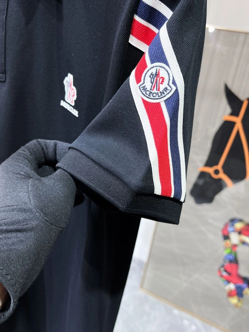 Packable Moncler Short Suits 140594