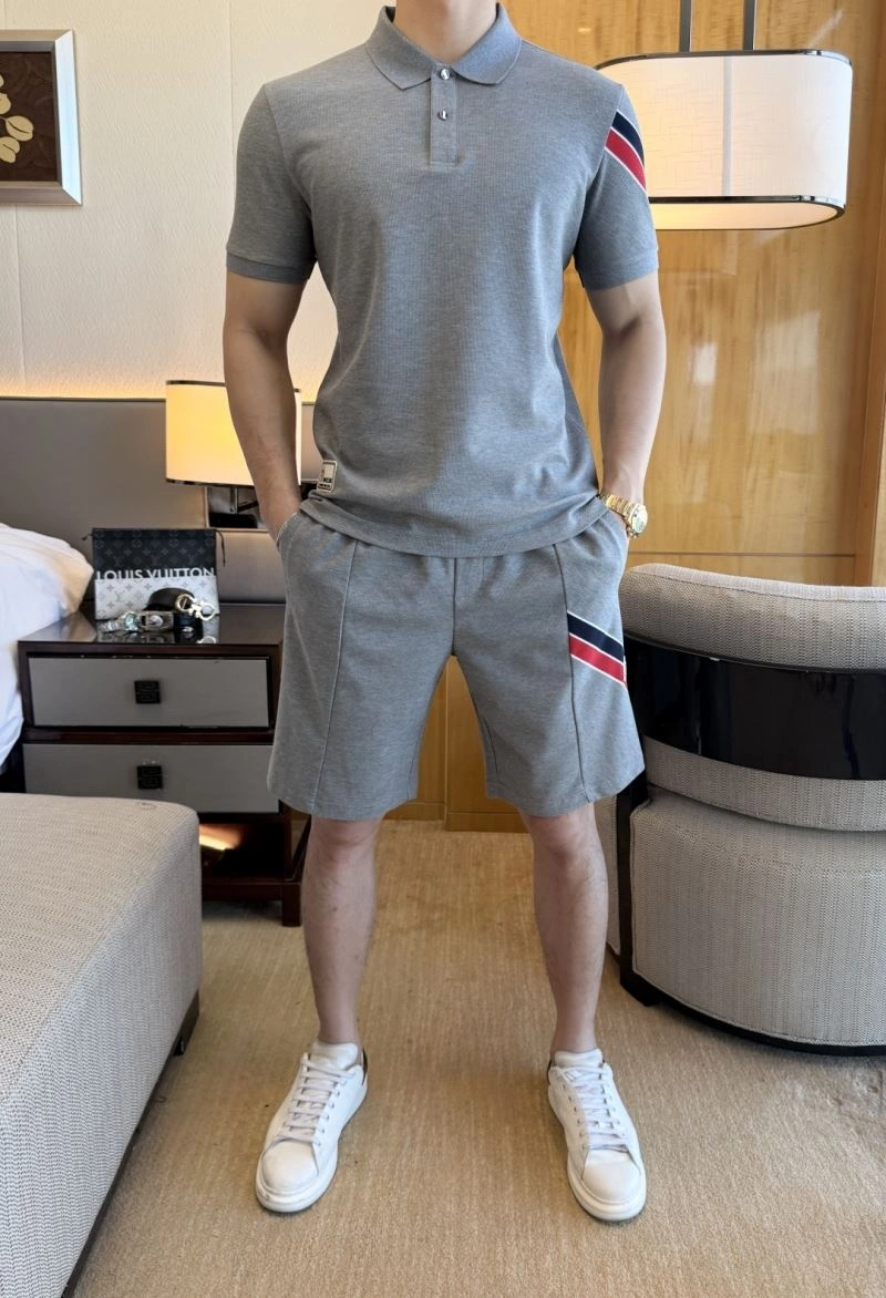 Moncler Short Suits SmoothTexture 140585