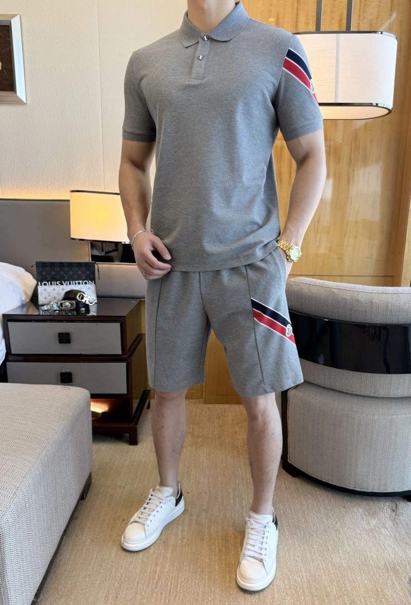 Moncler Short Suits SmoothTexture 140585