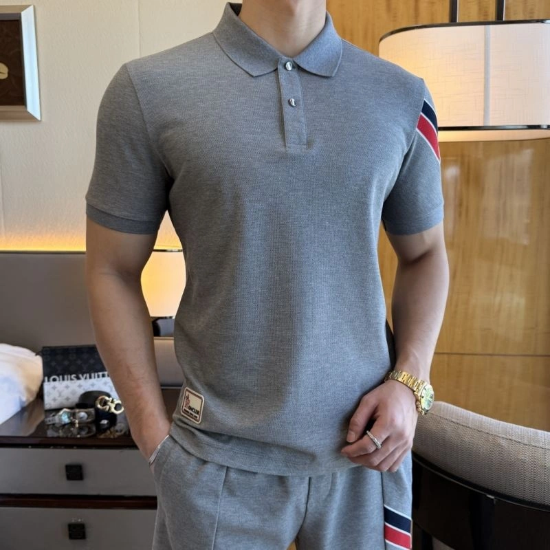 Moncler Short Suits SmoothTexture 140585