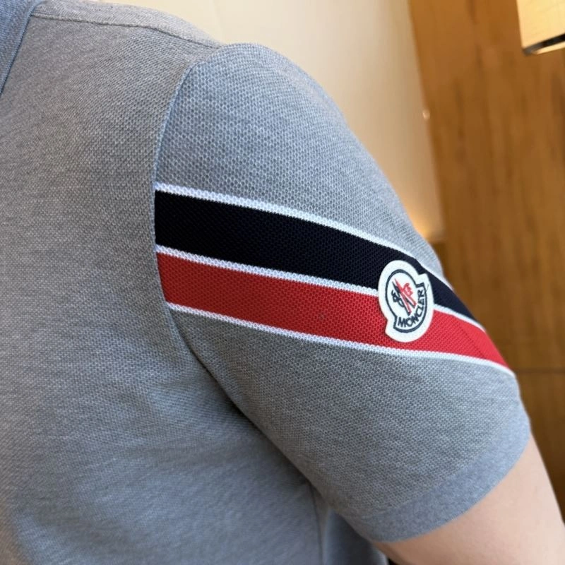 Moncler Short Suits SmoothTexture 140585