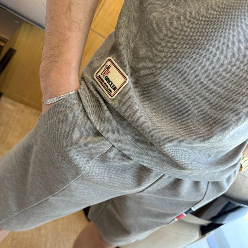 Moncler Short Suits SmoothTexture 140585