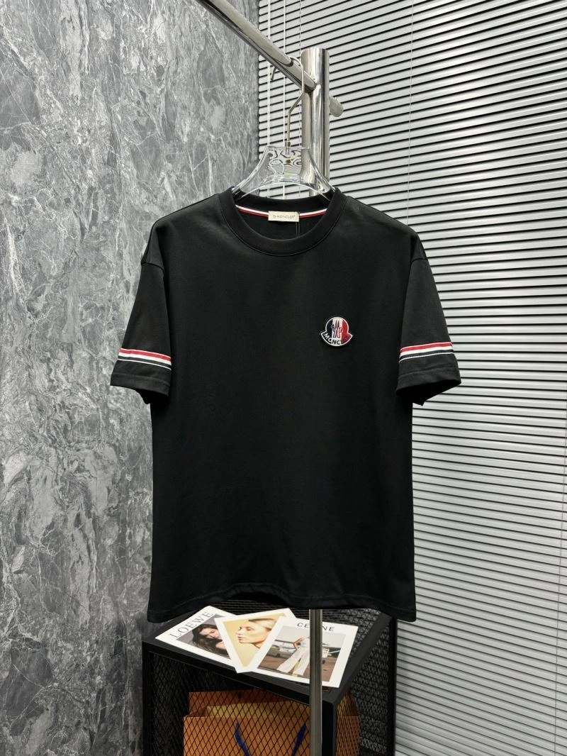 Timeless Moncler Short Suits 140590