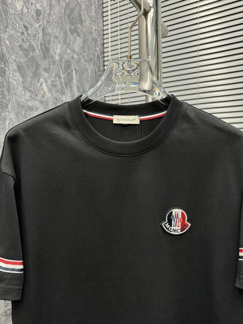 Timeless Moncler Short Suits 140590