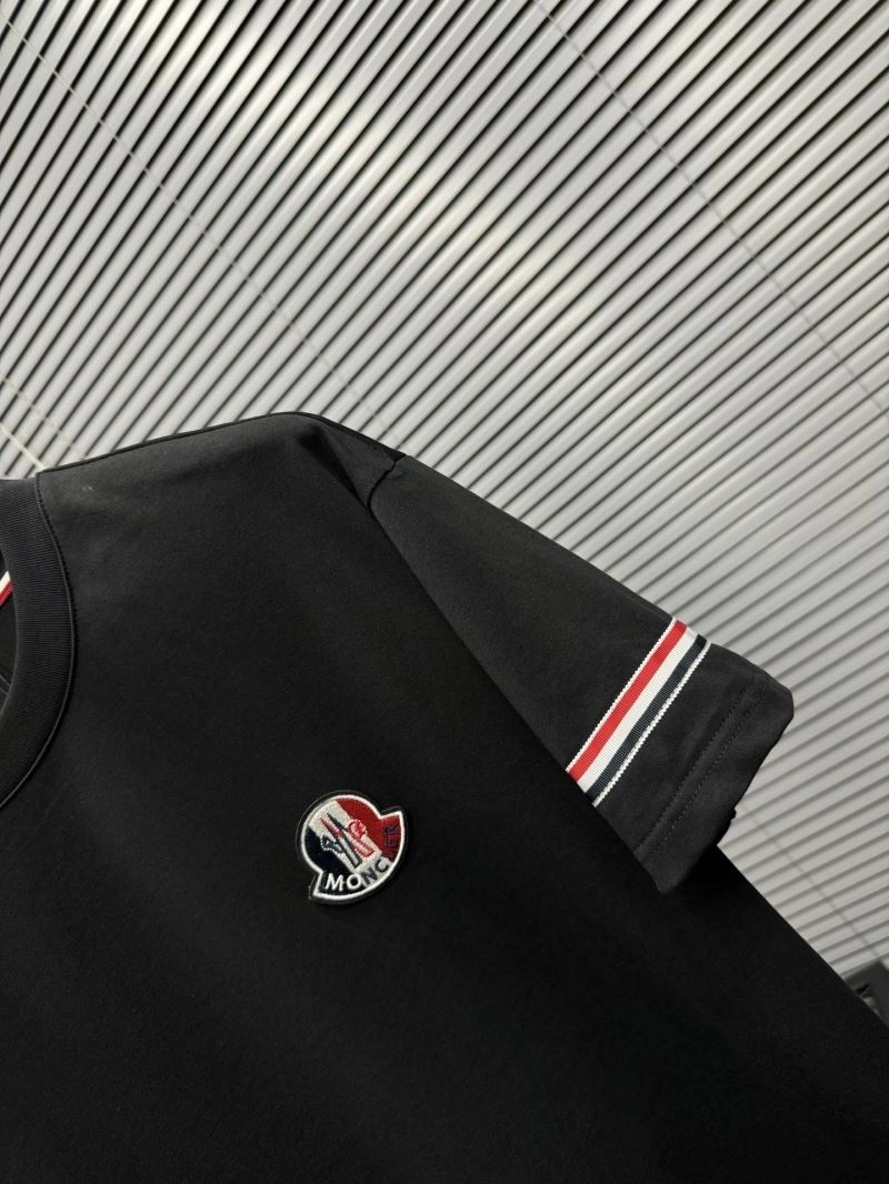 Timeless Moncler Short Suits 140590