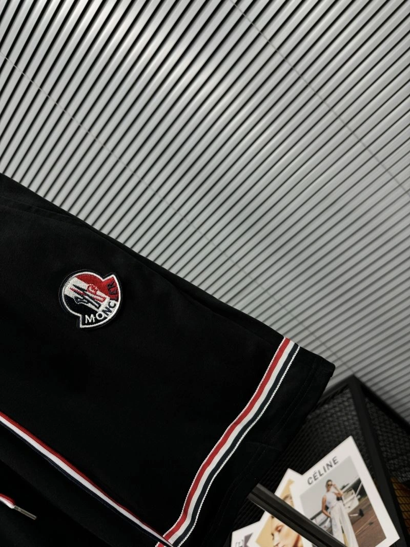 Timeless Moncler Short Suits 140590