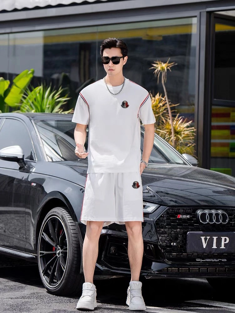 Resilient Moncler Short Suits 140132