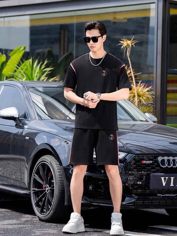 Resilient Moncler Short Suits 140132