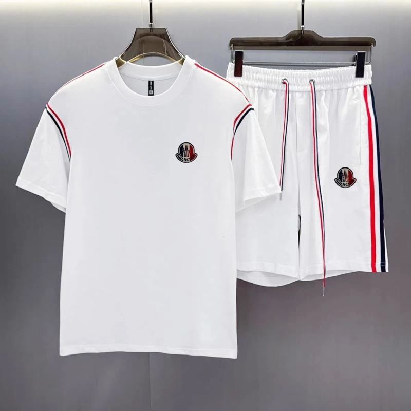 Resilient Moncler Short Suits 140132