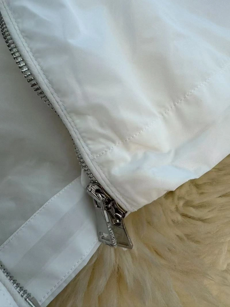 SmoothTexture Moncler Sunscreen Jacket 143164
