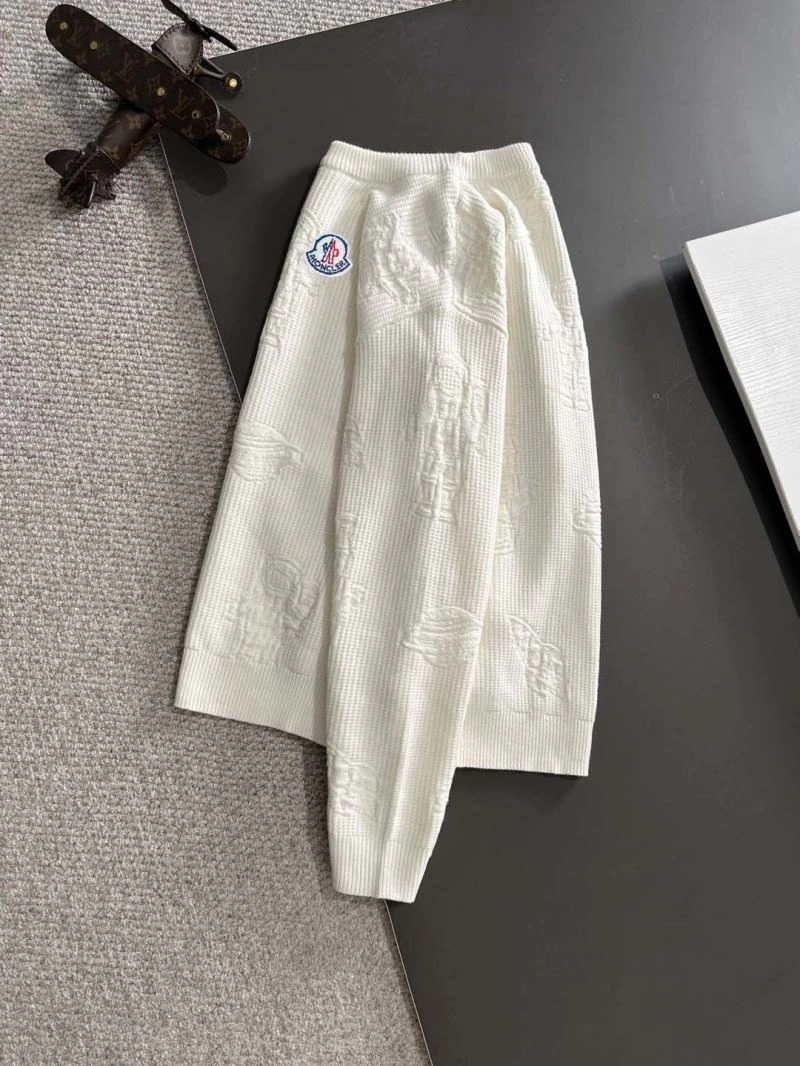 Chic Moncler Sweaters 142740