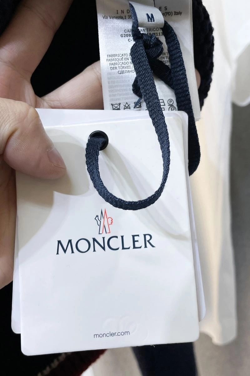Moncler Sweaters Supportive 143173