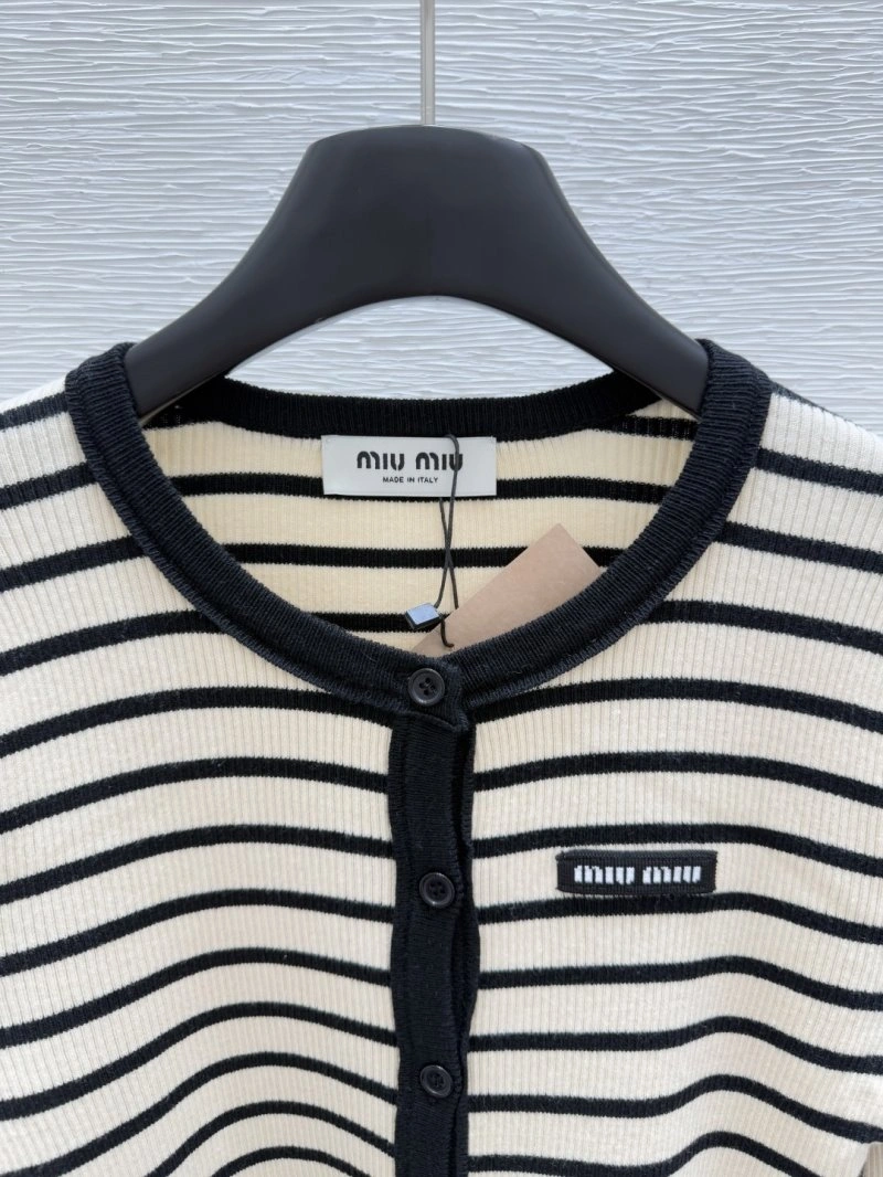Moncler Sweaters Stretchable 139585