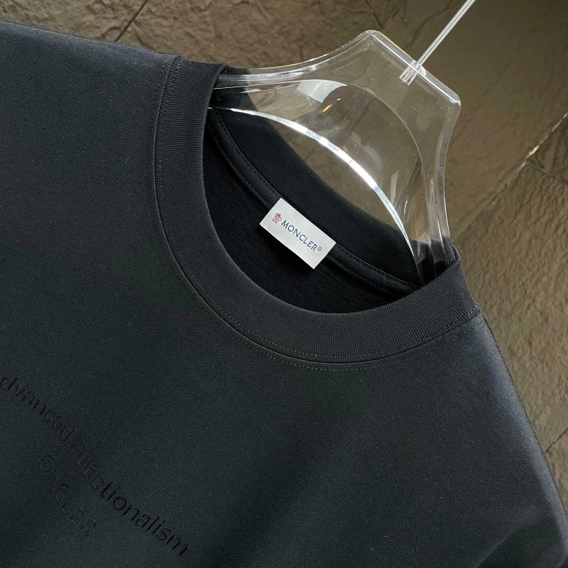 Moncler T-Shirts Packable 142878