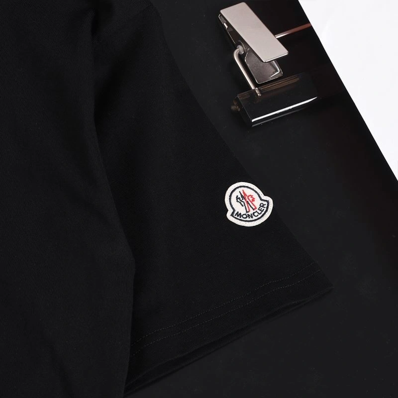 Moncler T-Shirts FashionForward 142882