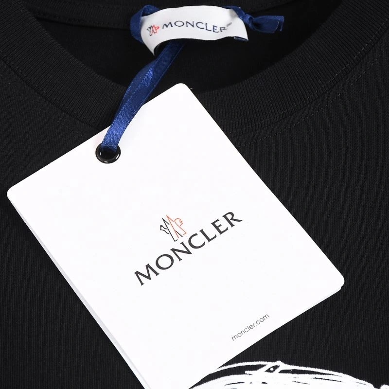Moncler T-Shirts FashionForward 142882