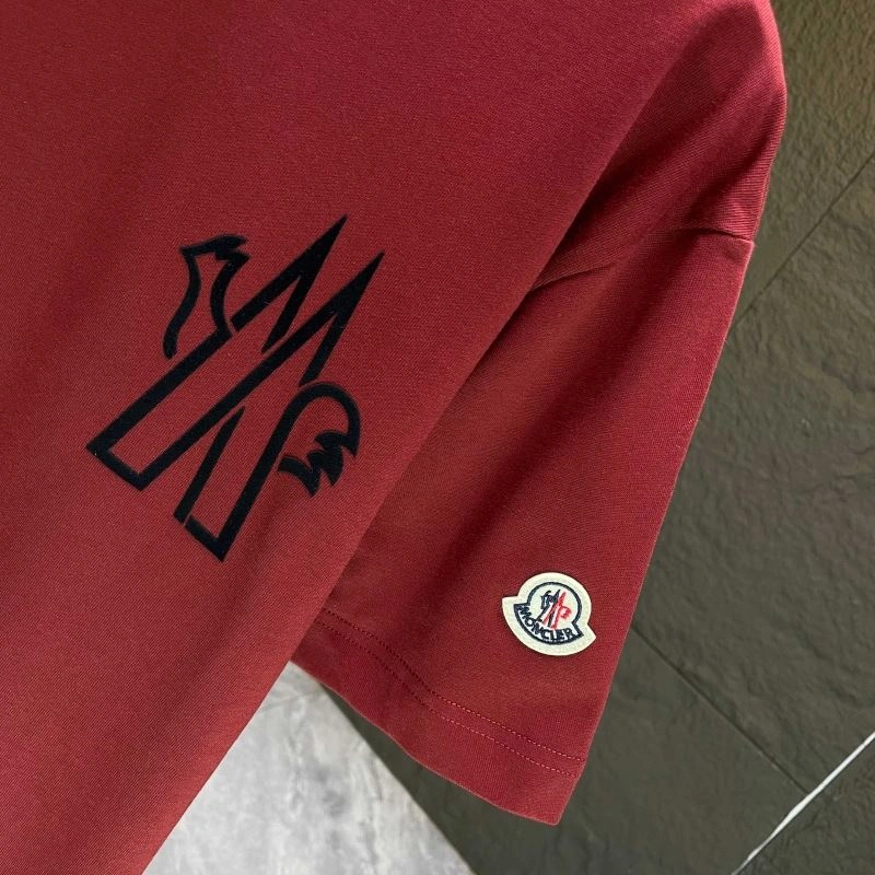 Moncler T-Shirts Soft 142854