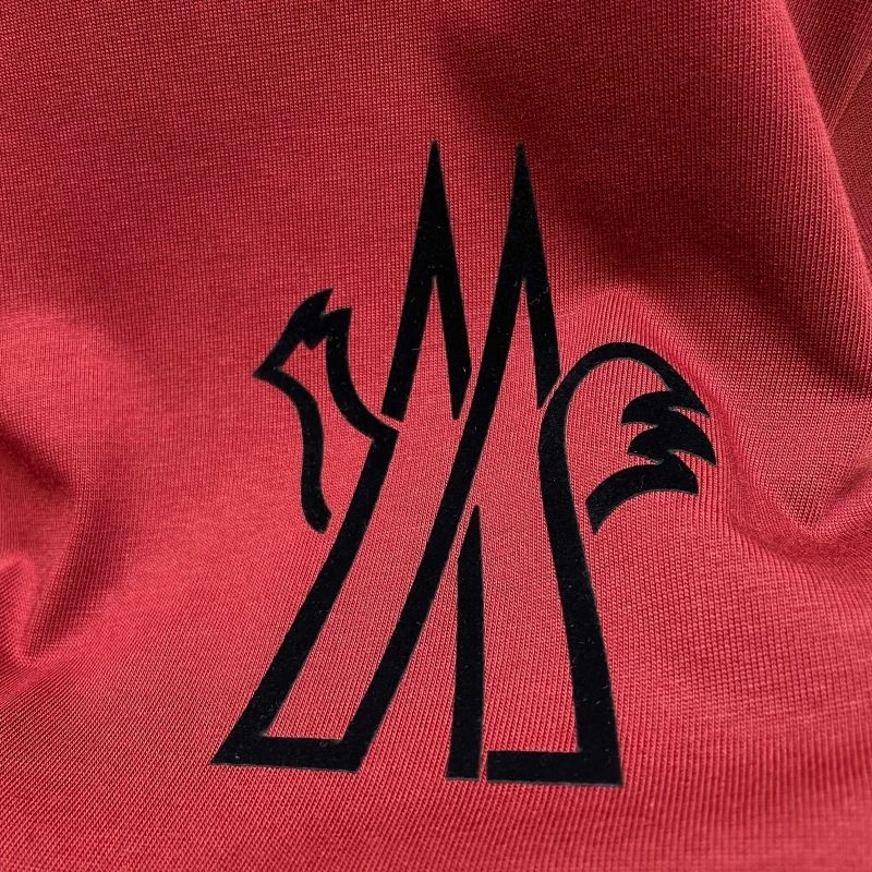 Moncler T-Shirts Soft 142854