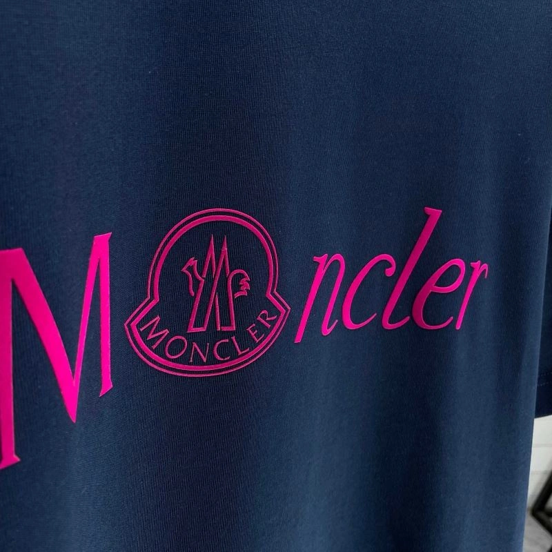 Moncler T-Shirts Lightweight 142853
