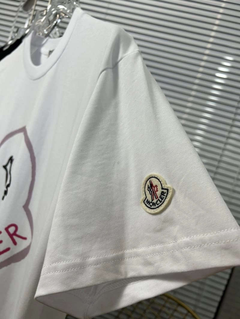 Moncler T-Shirts Minimalist 142814