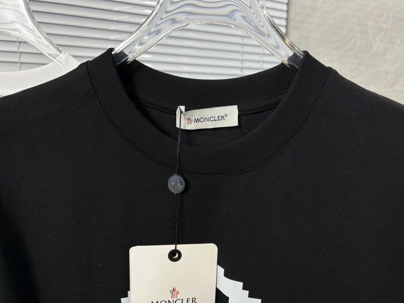 Minimalist Moncler T-Shirts 142826