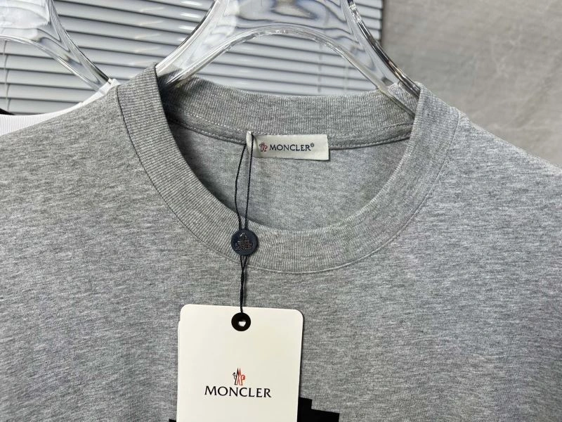 Moncler T-Shirts Functional 142815