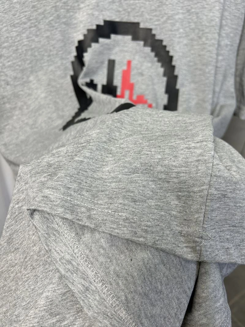 Moncler T-Shirts Functional 142815