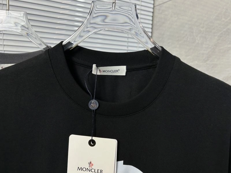 RelaxedFit Moncler T-Shirts 142824