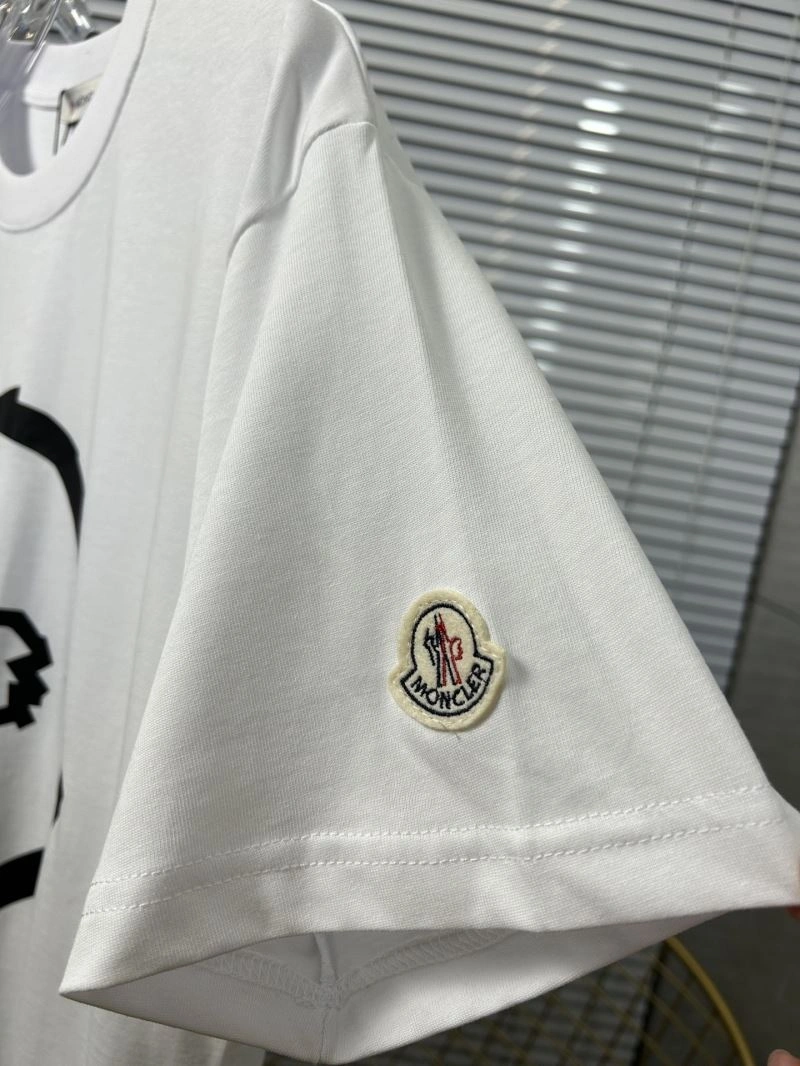 Compact Moncler T-Shirts 142816