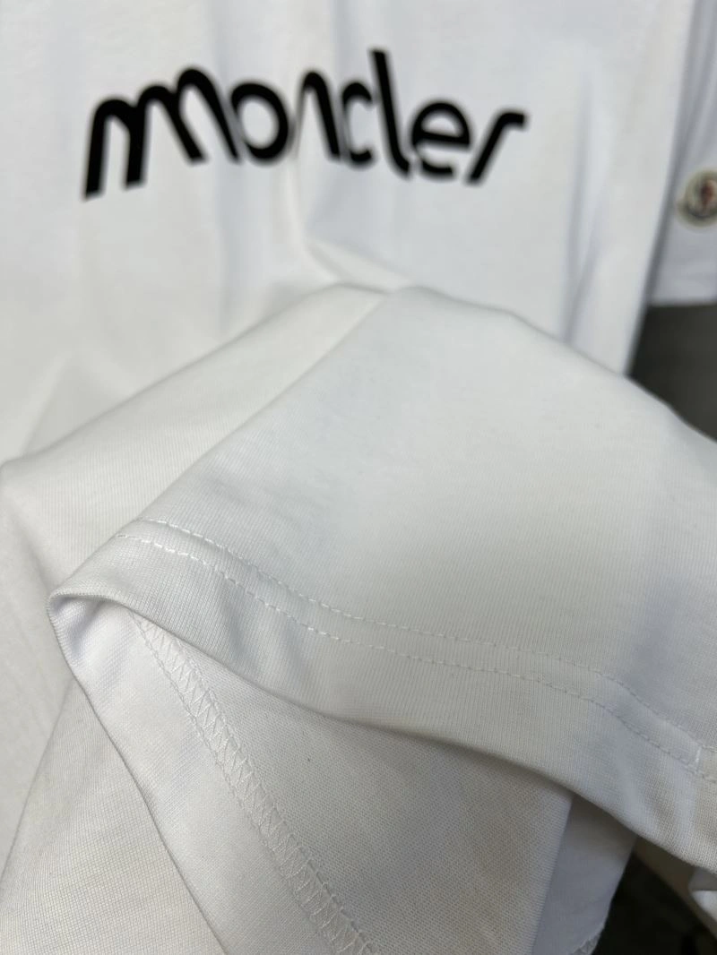 Moncler T-Shirts Neat 142813