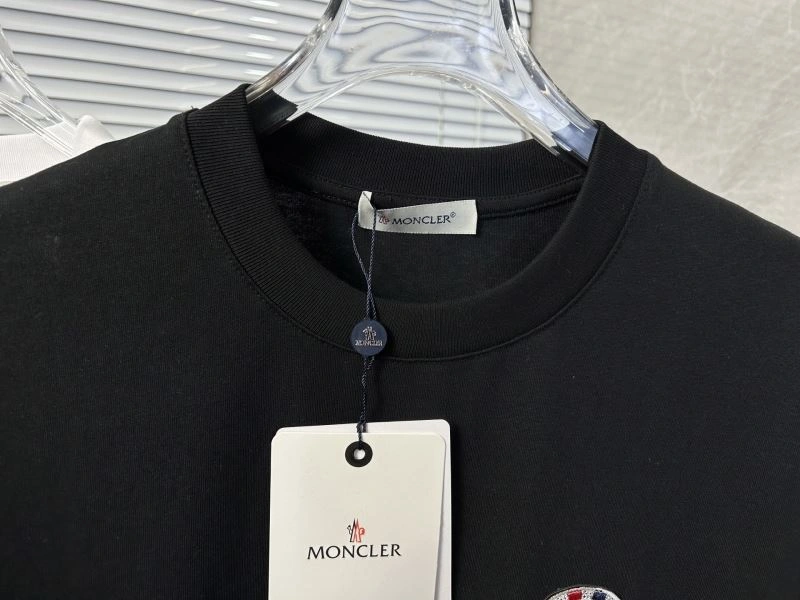 TechFriendly Moncler T-Shirts 142840
