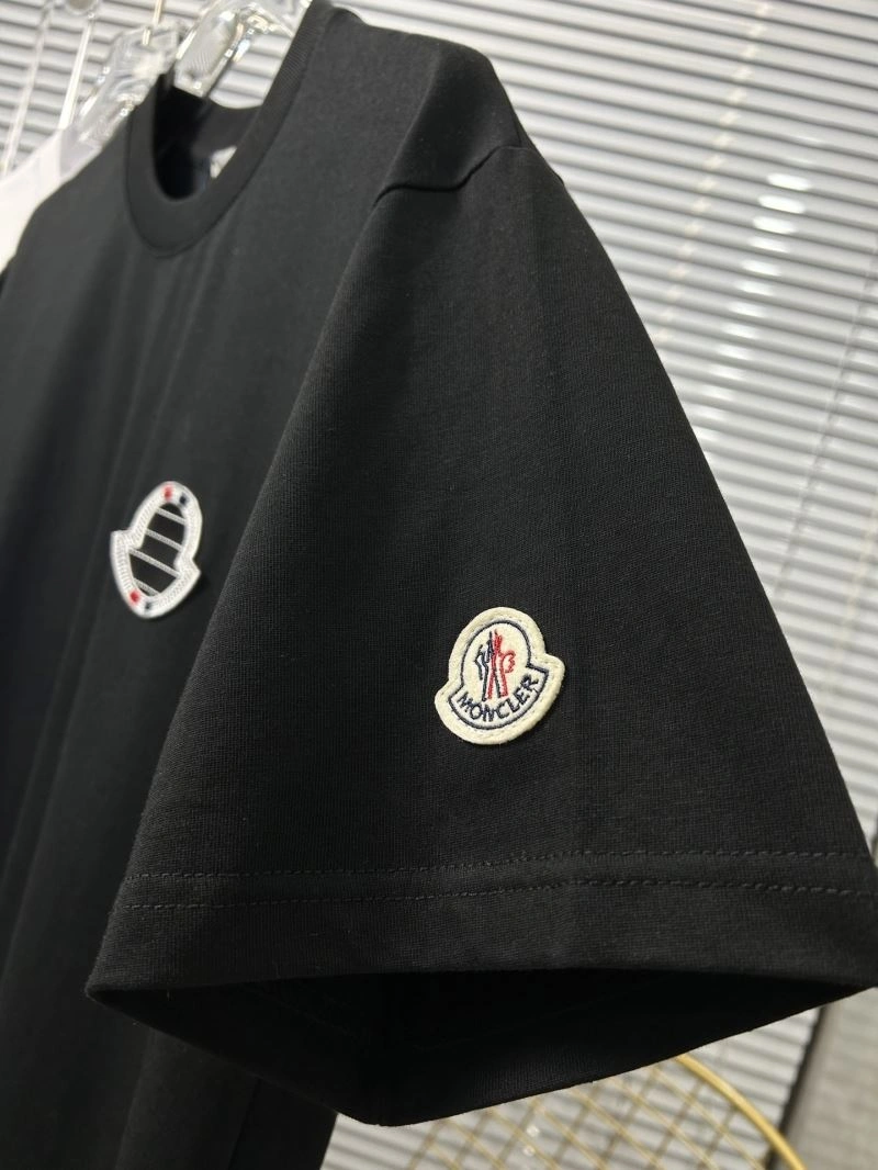 TechFriendly Moncler T-Shirts 142840