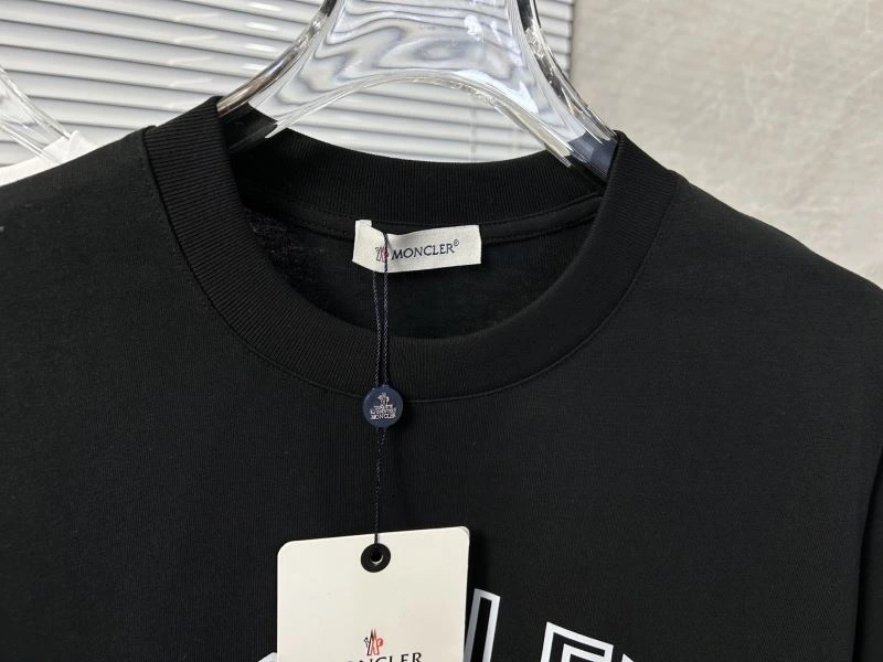 AllSeason Moncler T-Shirts 142837