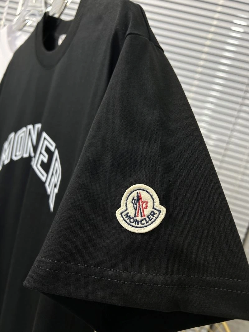 AllSeason Moncler T-Shirts 142837